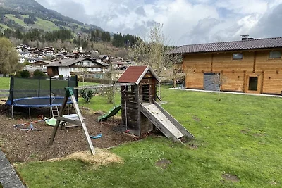 Vakantiehuis in Fügen met zwembad