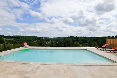 Maestosa casa vacanze con piscina