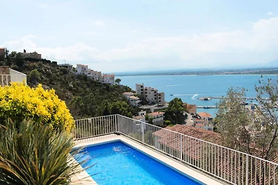 Villa in Roses mit Panoramablick auf das Meer