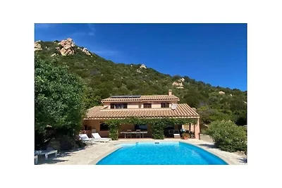 Villa in VILLASIMIUS mit Schwimmbecken