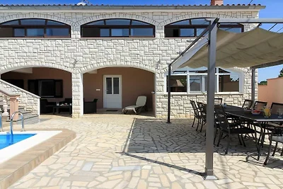 Dvori mit privaten Pool