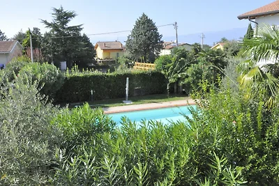Plüsch-Ferienhaus in Lazise mit Pool