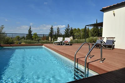 Bella villa per le vacanze con piscina...