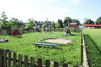 Hübscher Bungalow in Wrzosowo mit Garten