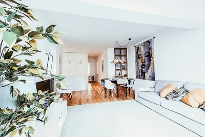 Modernes Apartment in Algés mit Terrasse