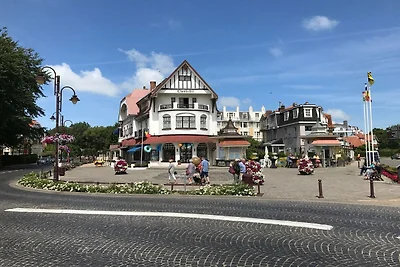 Penthouse in De Haan met Uitzicht op Zee