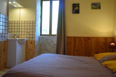 Vintage-Ferienhaus in Lanas mit Swimmingpool