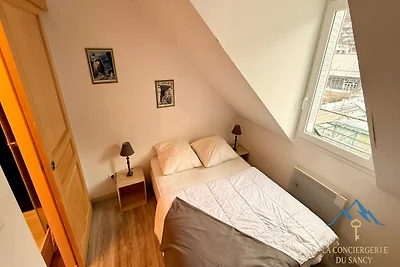 Rustikales Plätzchen am Flussuferweg