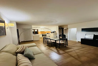 Panoramablick auf den See, umzäunter Privatga...