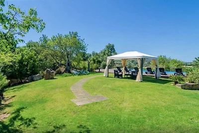 Ferienhaus mit Infinity-Garten und Pool