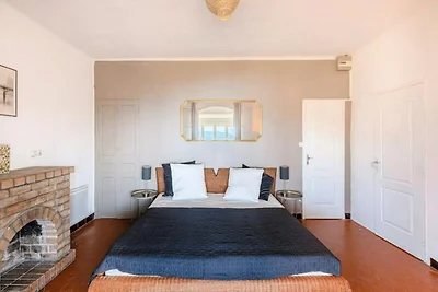 Villa in Aiguebelle mit Meerblick & Pool