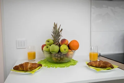 Apartment Semi - One Bedroom Apartment with T...