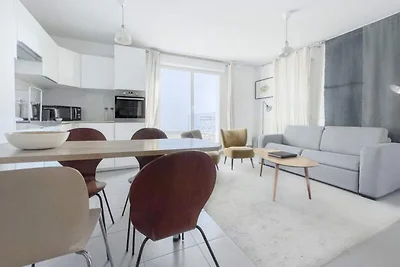 Geräumiges, helles Apartment mit Parkplatz