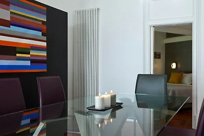 Elegant appartement in Chiaia
