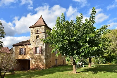 Ferienhaus in Besse mit Swimmingpool