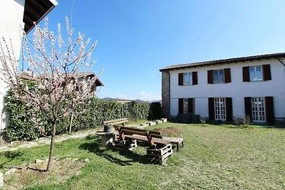 Grande casa nella campagna piemontese adatta ...