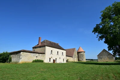 Ferienhaus mit großem Garten in Moussy
