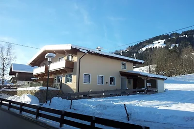 Luxuriöses Ferienhaus mit Terrasse in Tirol