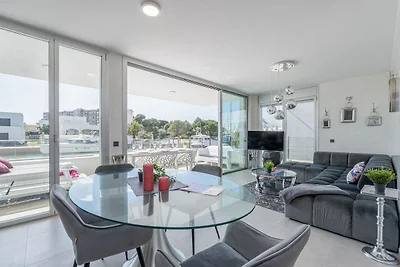 Luxe appartement met 3 slaapkamers en zwembad