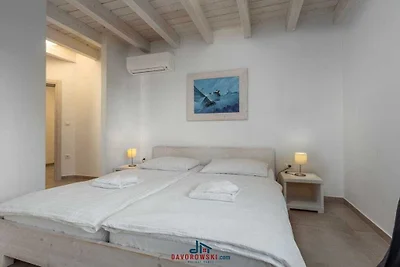 Villa in Pomer mit Schwimmbecken