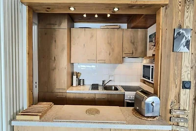 Schöne, komplett renovierte 2-Zimmer-Wohnung ...