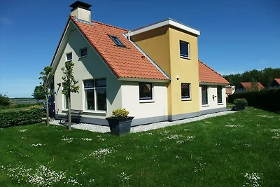 Chalet a Bergumermeer vicino al Porto