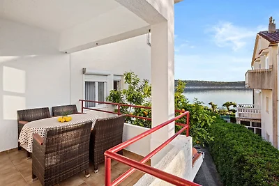 Ruhige Wohnung direkt am Meer auf der Insel...