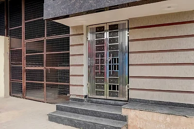 Hotel O Yamuna Riverview Swyamwar Resort