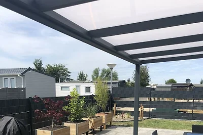 Hütte in Serooskerke mit Schwimmbecken