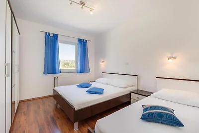 Appartamento con vista mare a Obrovac e...