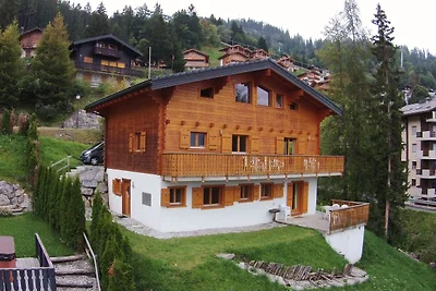 Holzchalet inmitten der Berge in La Tzoumaz