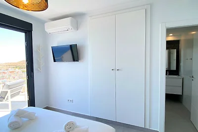 Duplex in Málaga mit Meerblick & Pool