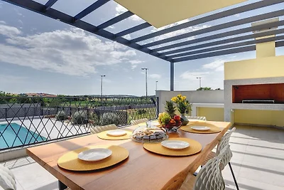 Villa in Pomer mit Schwimmbecken