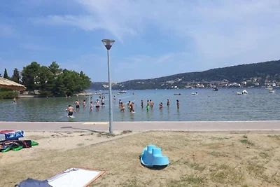 Wohnung in Supetarska Draga am Sandstrand