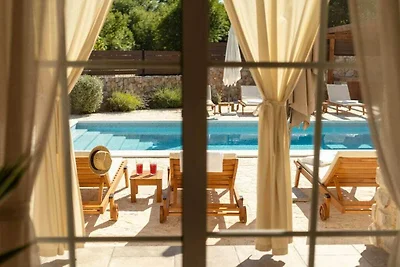 Villa in Gostinjac mit Schwimmbecken