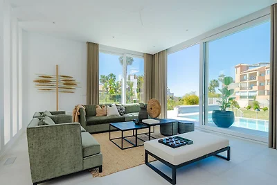 Unique & Luxurious Villa with Heated Pool!