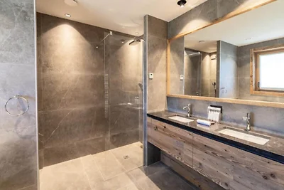 Chalet in Courchevel mit Spa & nahe Skiliften