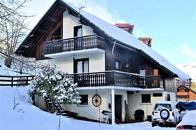 Chalet a Le Saut vicino Sci & Giardino