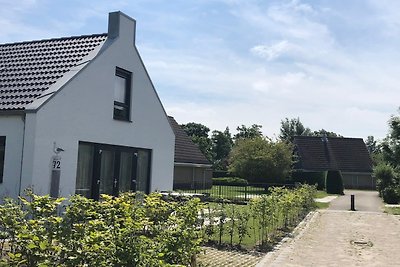 Bungalow in der Nähe des Strandes von Sint