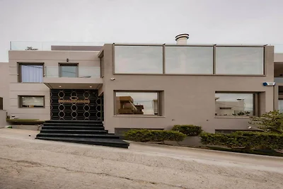 Strandvilla mit Pool in Agia Pelagia