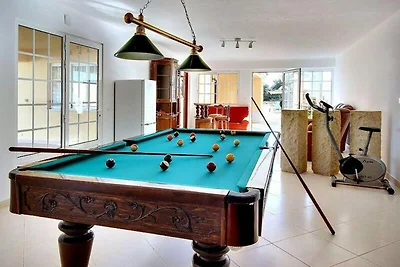 Villa in Guia mit Pool und Meerblick