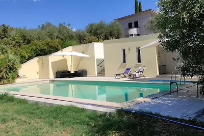 Maestosa villa a Borgonuovo con piscina
