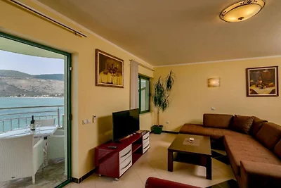 Amor Residence - Two Bedroom Apartment with T...