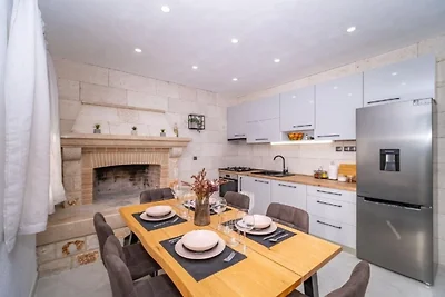Holiday Home Bračuta- Two Bedroom Holiday Hom...