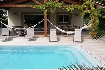 Ferienhaus mit Pool in Grayan-et-l'Hôpital-eh...
