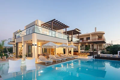 Group Beachside stay in Skaleta