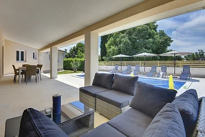 Eingeschossige Villa mit privatem Pool