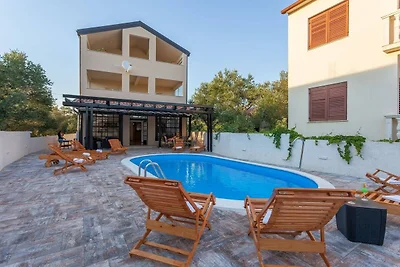 Villa in der Nähe von Zadar für 16 Gäste