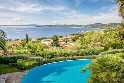 Villa in Les Issambres mit Schwimmbecken
