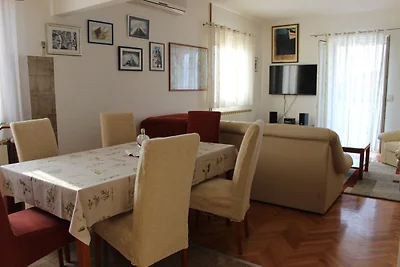 Apartments Sweet Life - Three-Bedroom Apartme...